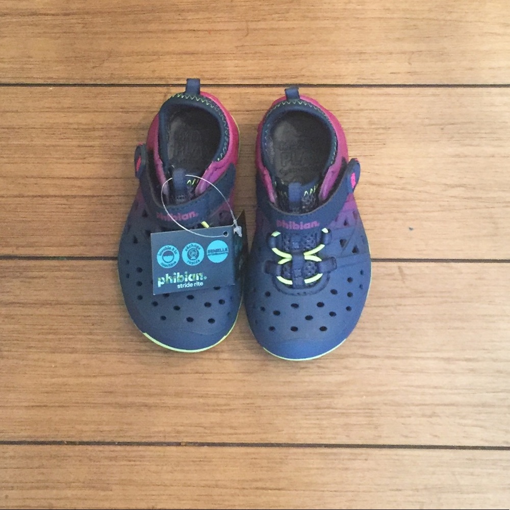 Stride Rite Made2Play Phibian NWT